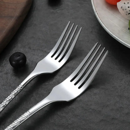 Hammered Glossy Silver Flatware Set